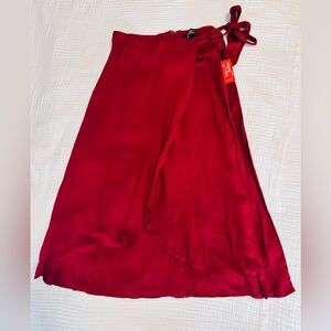 Forever 21 L Burgundy Skirt